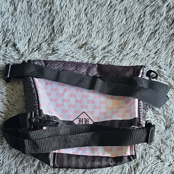 Hello Kitty Pink Patterned Crossbody Bag - Picture 5 of 10